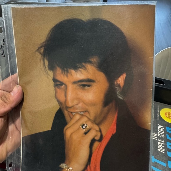 Elvis Remembered Magazine - Picture 2 of 2